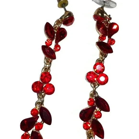 Absolutely GORGEOUS!!Elegant Red Gemstone Earrings - Polished Gold-Tone Setting” - Picture 2 of 14